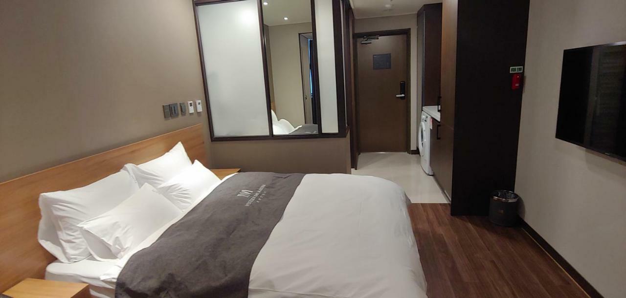 Western Bay Marina Hotel Pyeongtaek Exteriör bild