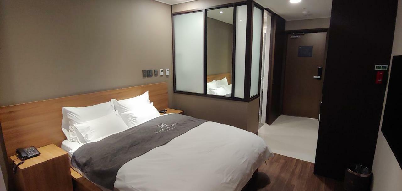 Western Bay Marina Hotel Pyeongtaek Exteriör bild