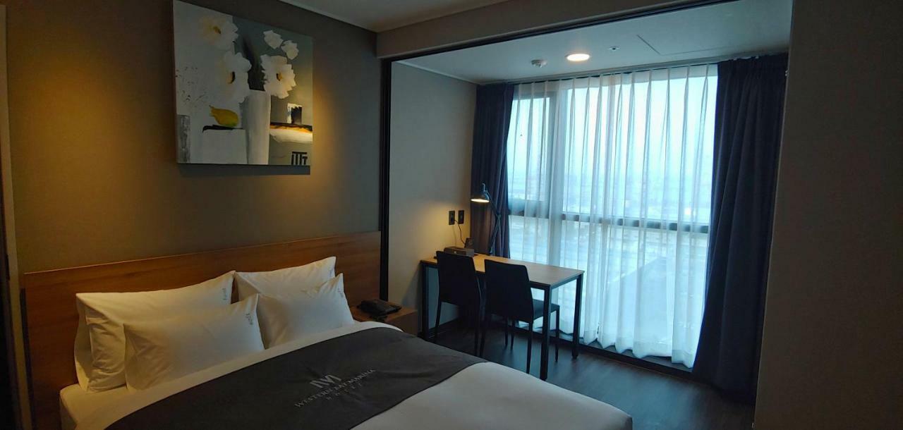 Western Bay Marina Hotel Pyeongtaek Exteriör bild