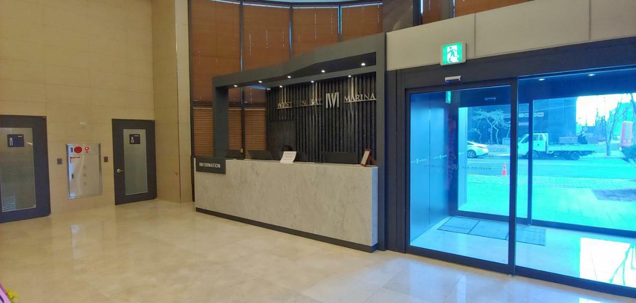 Western Bay Marina Hotel Pyeongtaek Exteriör bild